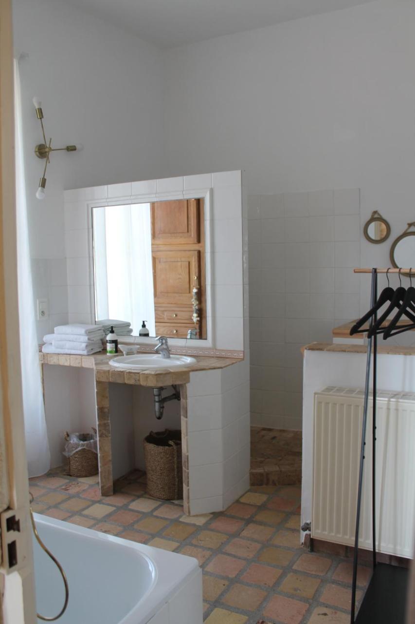 Aubais La Demeure Bed And Breakfast מראה חיצוני תמונה